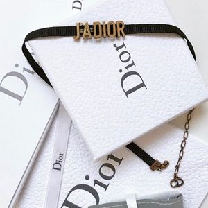 Dior choker